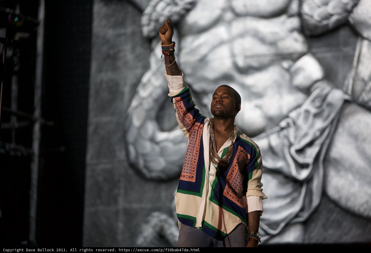 Kanye West Triumphantly Holds Up Hand at Coachella 2011