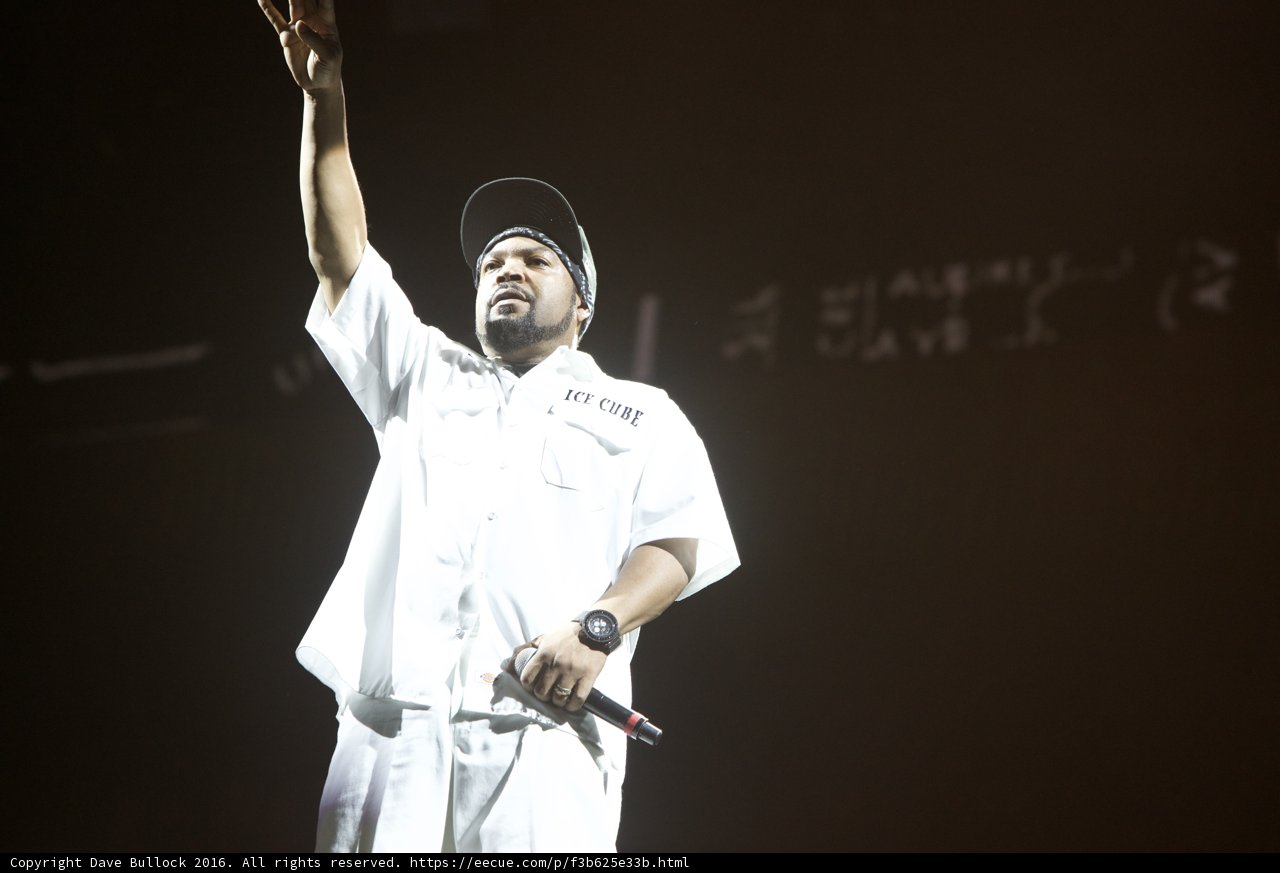 Ice Cube Rocks the Stage