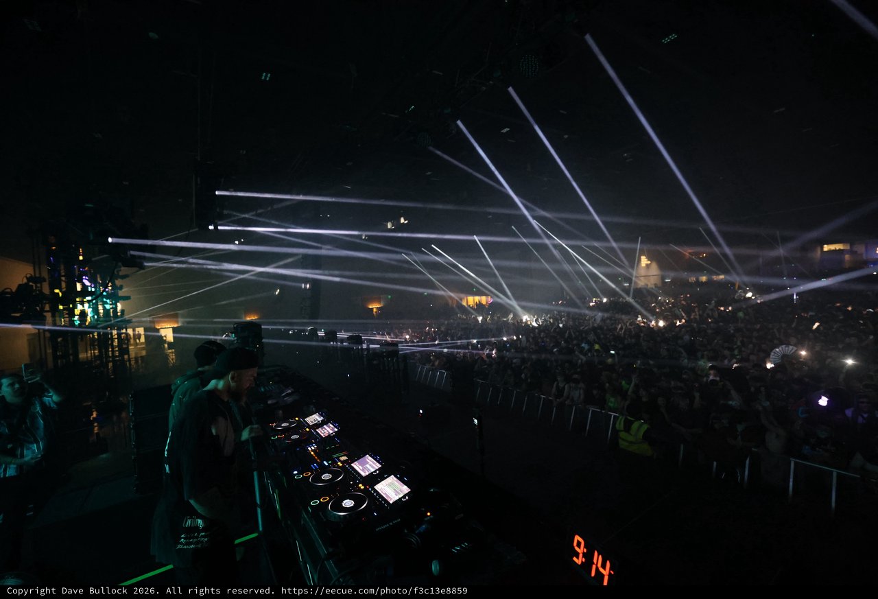 DJ Set Ignites Massive Crowd at Wobbleland 2026