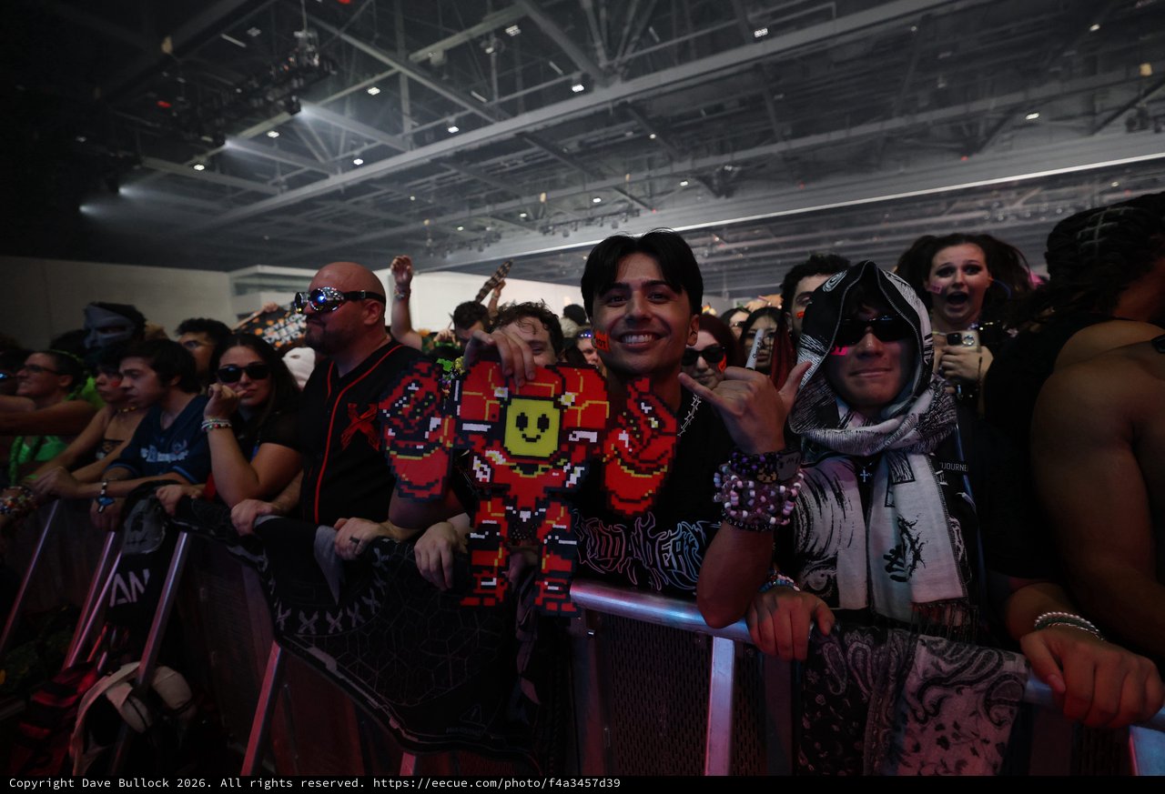 Ecstatic Fans Cheer at Wobbleland 2026 Festival