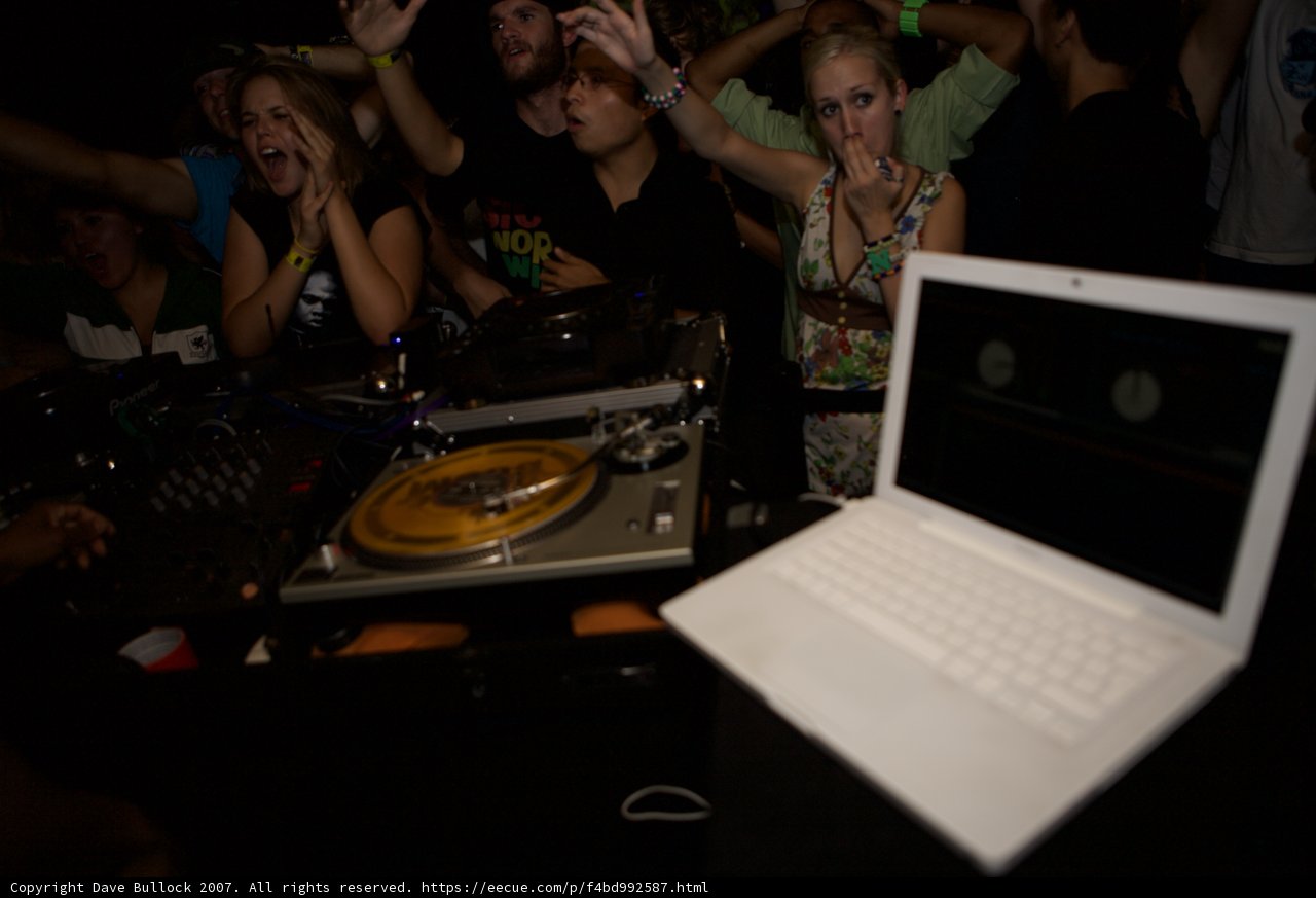 Laptop beats at the nightclub