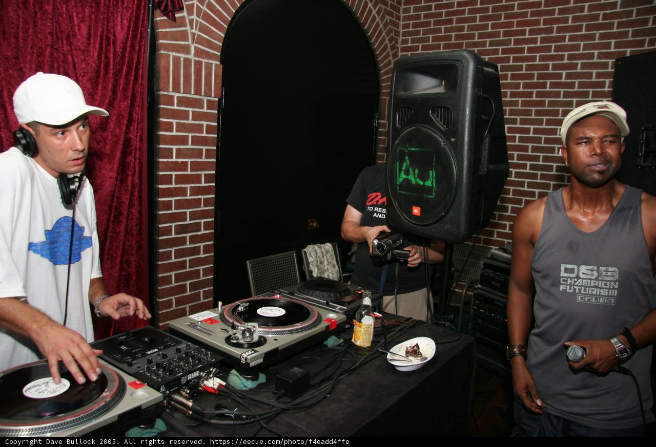 Jamming on the Decks