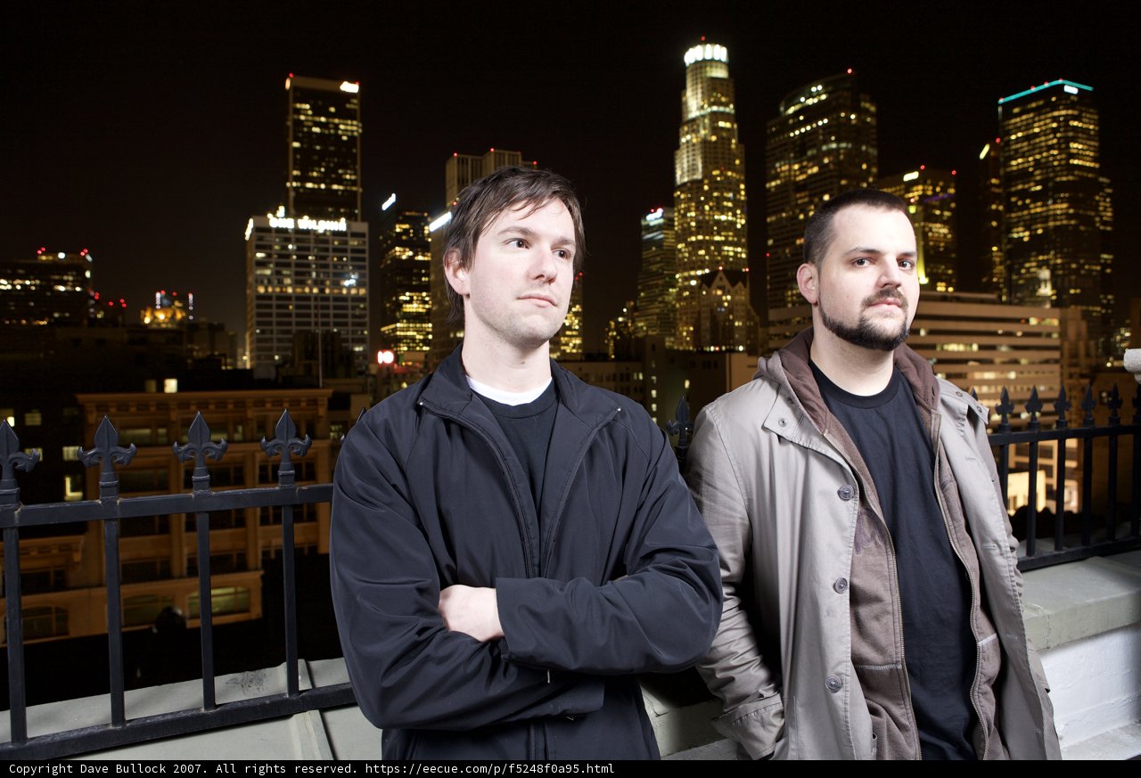 Urban Duo in Metropolis