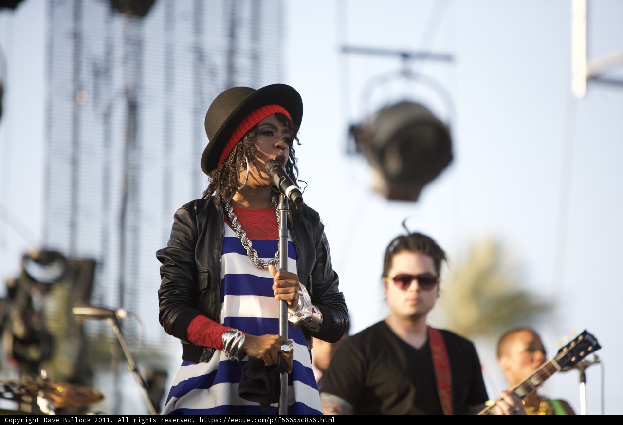 Lauryn Hill rocks the crowd at Coachella