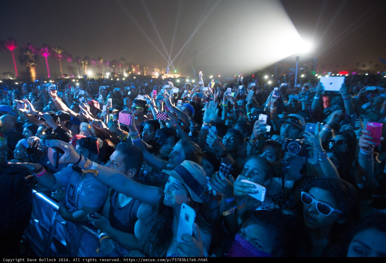Crowd Taking Cell Photos for Pharrell at Coachella
