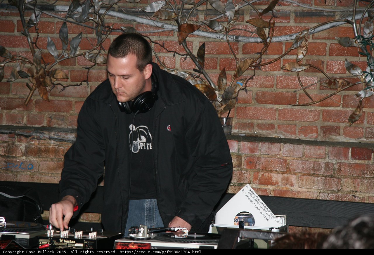 Mixing it Up on the DJ Set