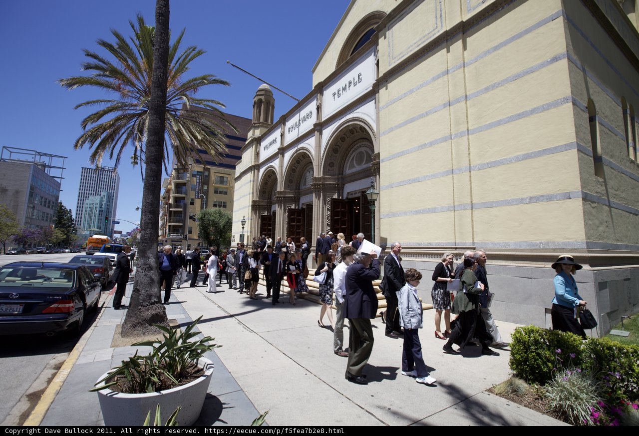 Ordination Day Crowd