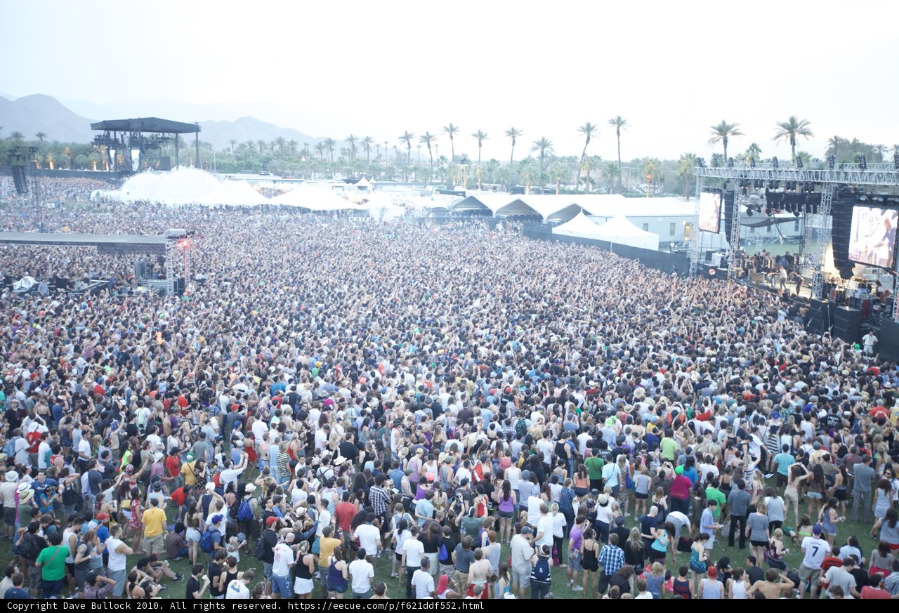 The Massive Crowd at Coachella Sunday 2010