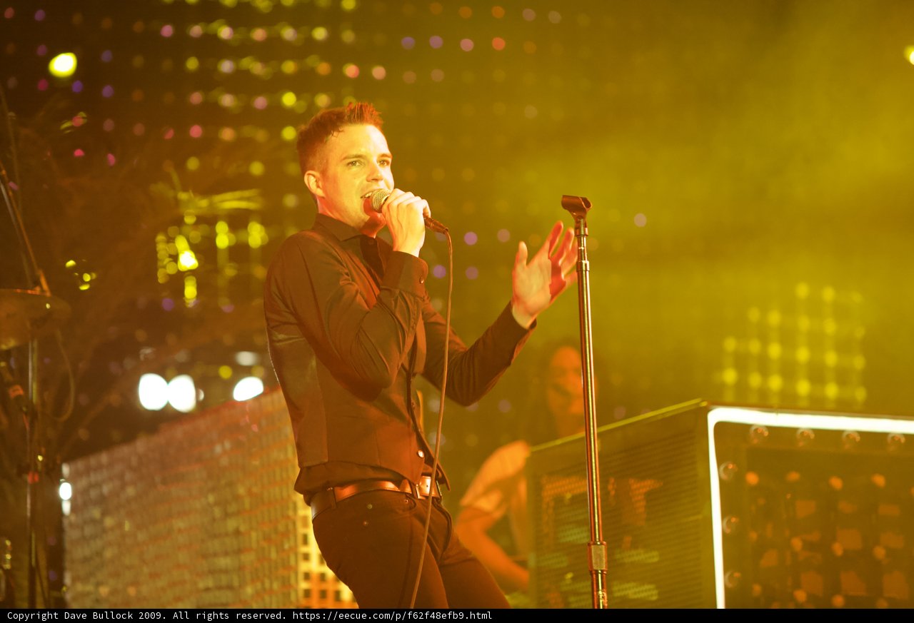 Brandon Flowers rocks Coachella 2009