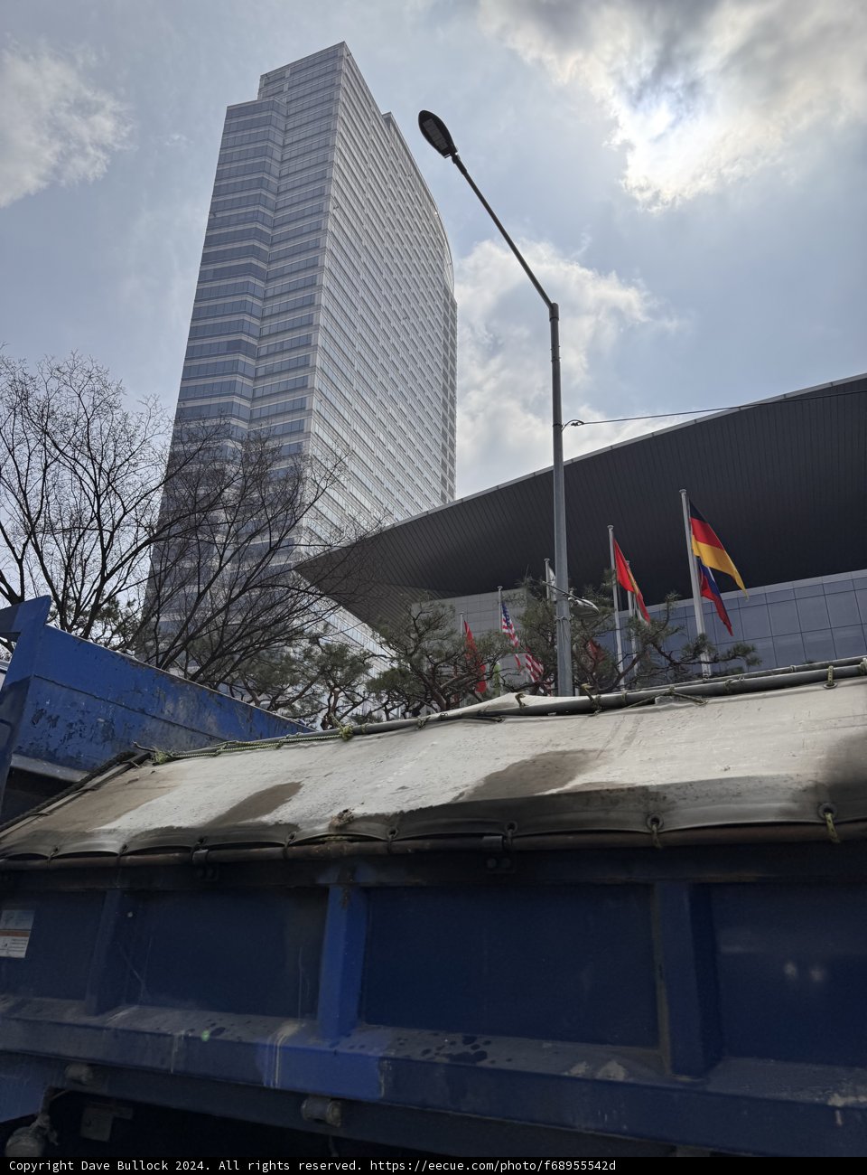 Urban Luminary: The Blue Truck of Seoul