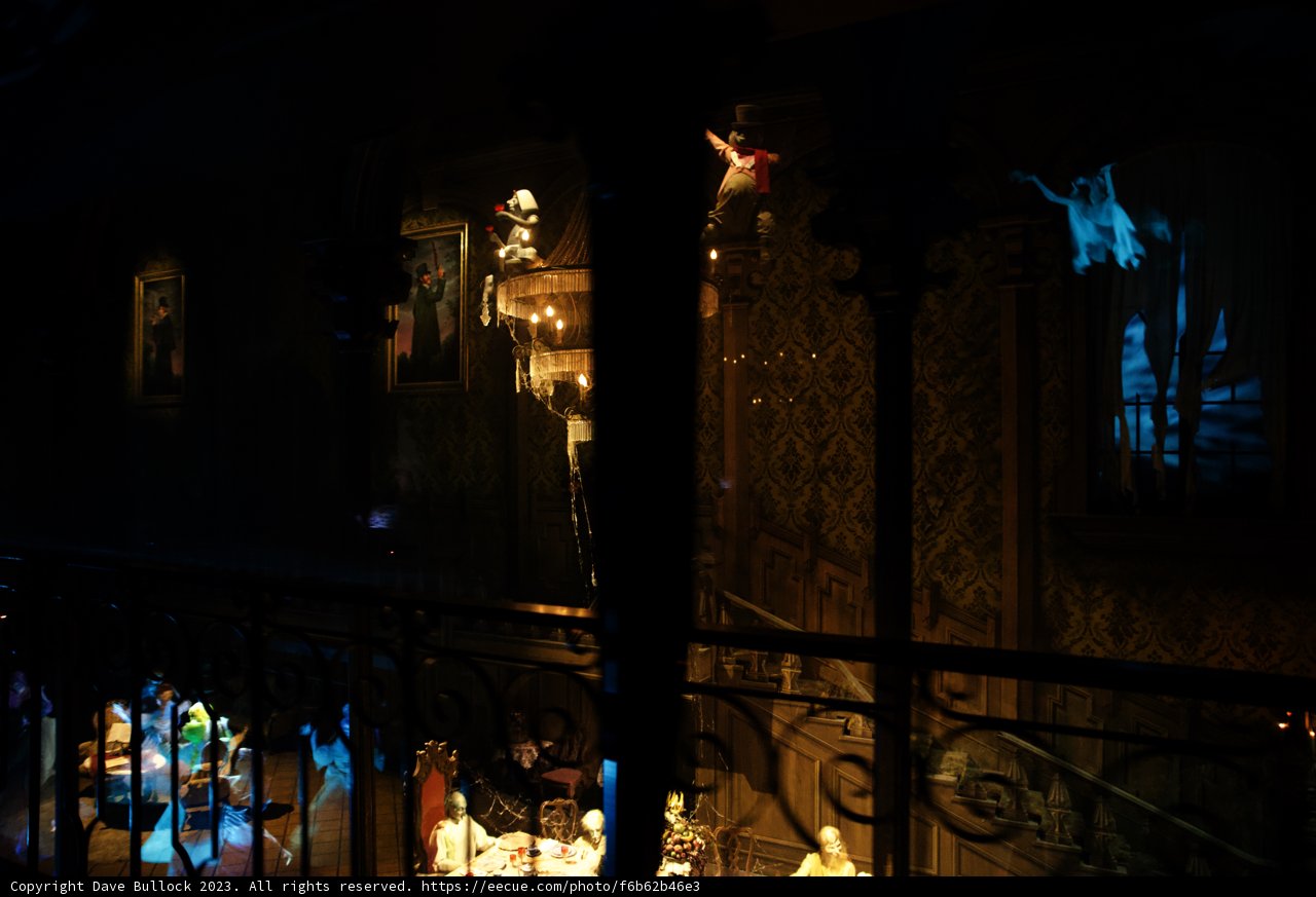 A Serene Glimpse into Art and Architecture