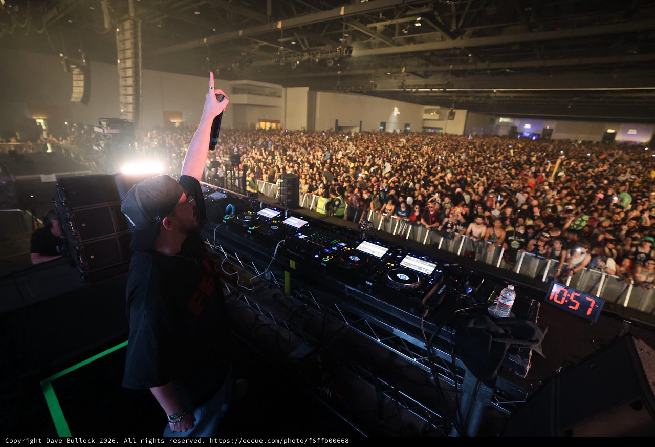 DJ Commands Massive Crowd at Wobbleland 2026