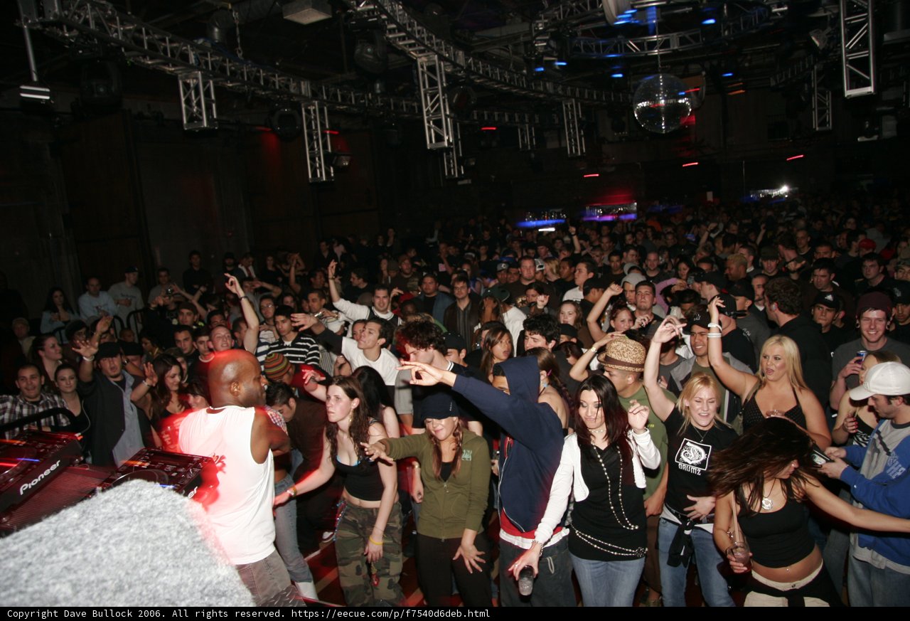 Viram Funktion Takes Over the Nightclub