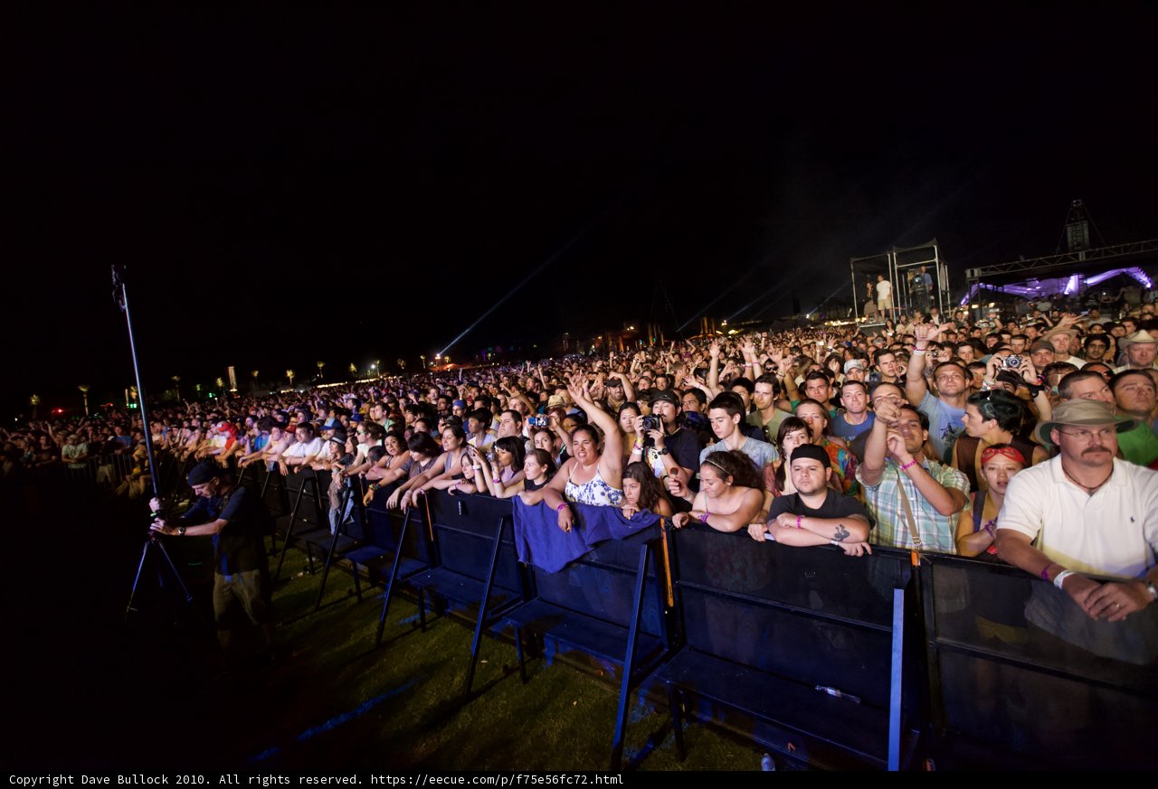Coachella 2010: A Night of Music and Lights