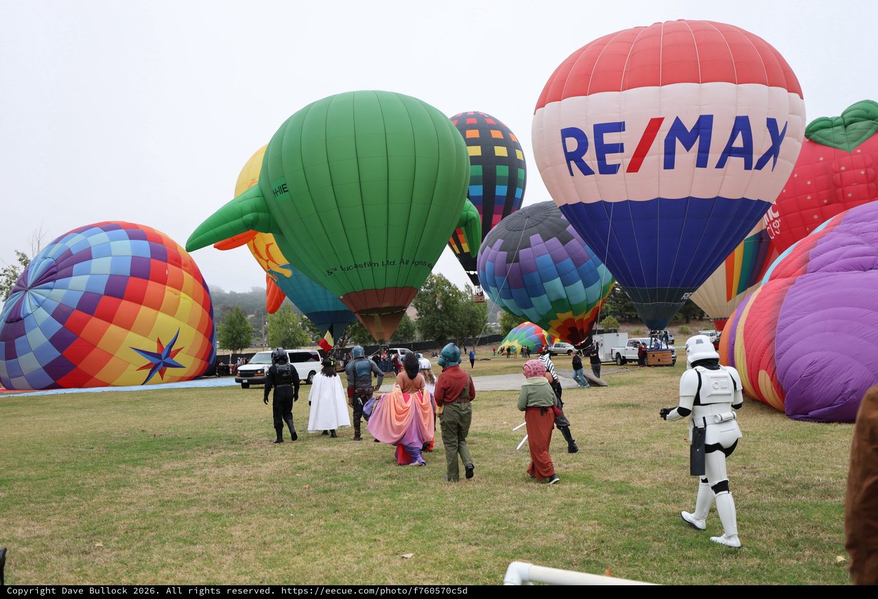 Star Wars Cosplayers Meet Hot Air Balloons at Festival