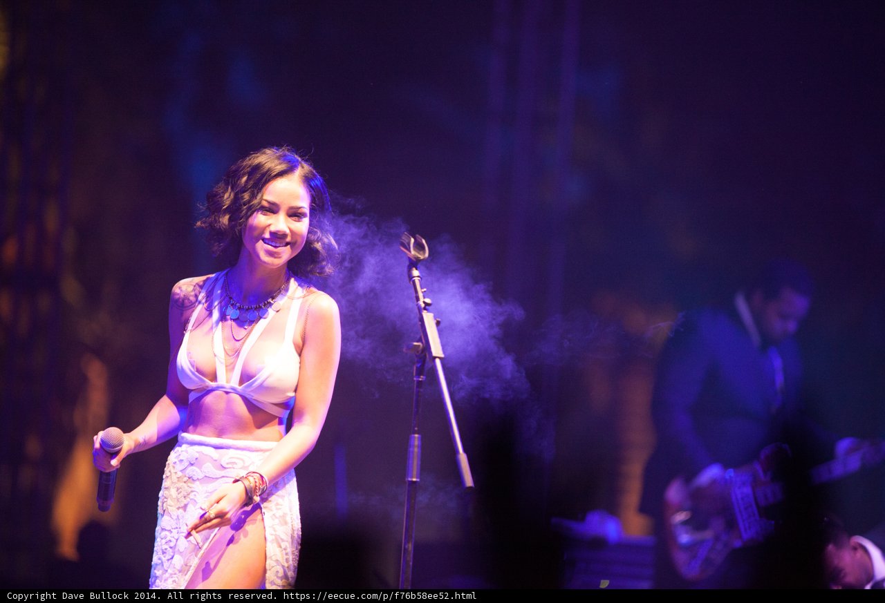 Jhene Aiko Smoking at Coachella