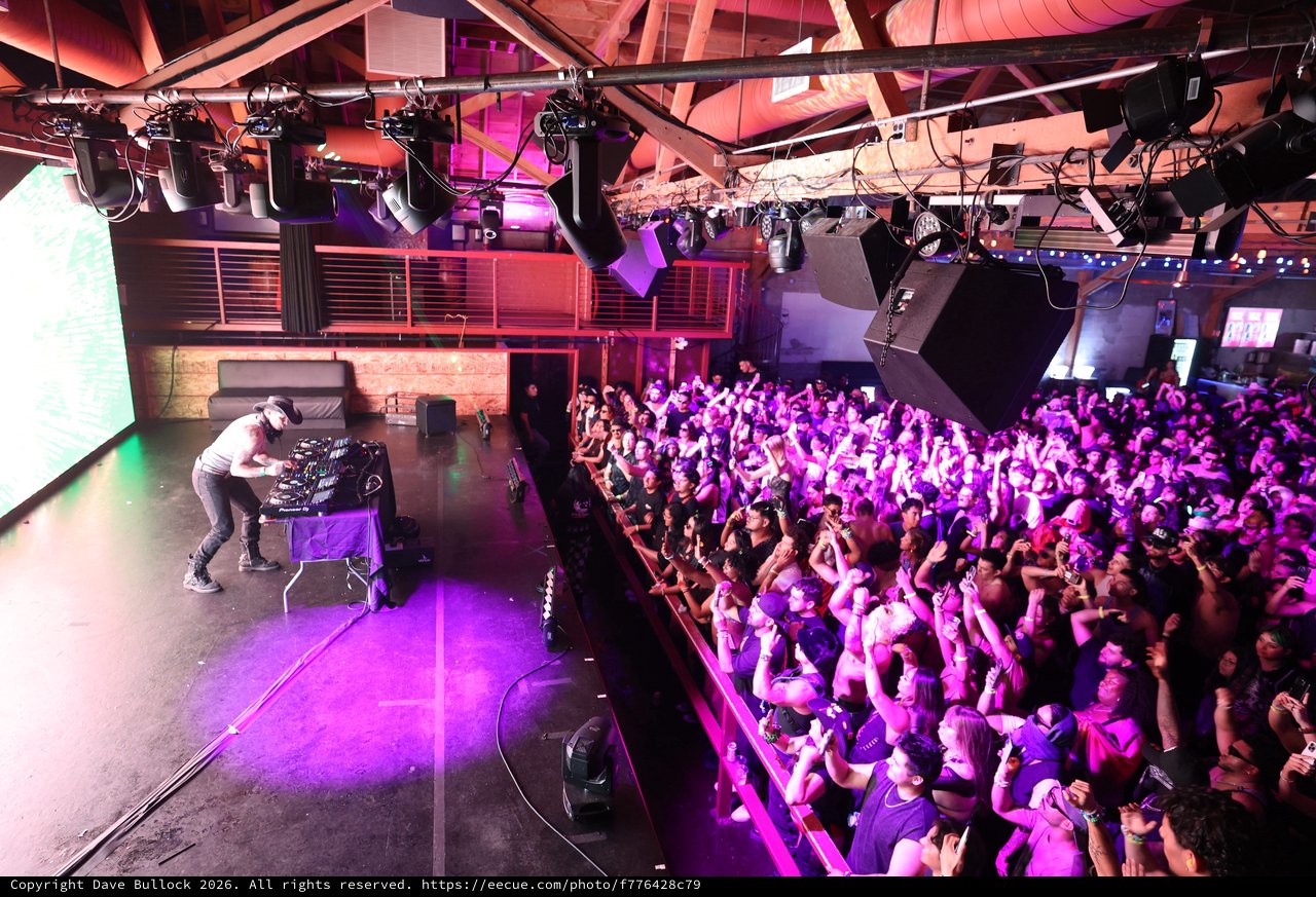 DJ Ignites Massive Crowd at Wobbleland 2026