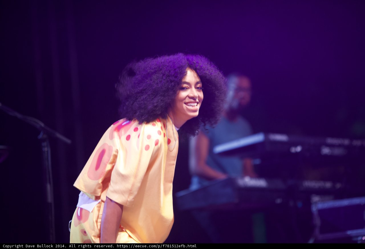 Solange Shines on Stage