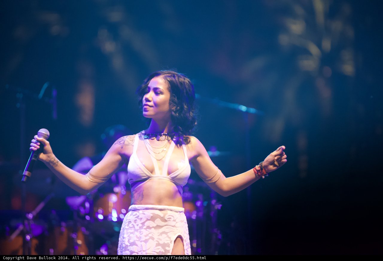 Jhené Aiko Lights Up Coachella Stage with Solo Performance