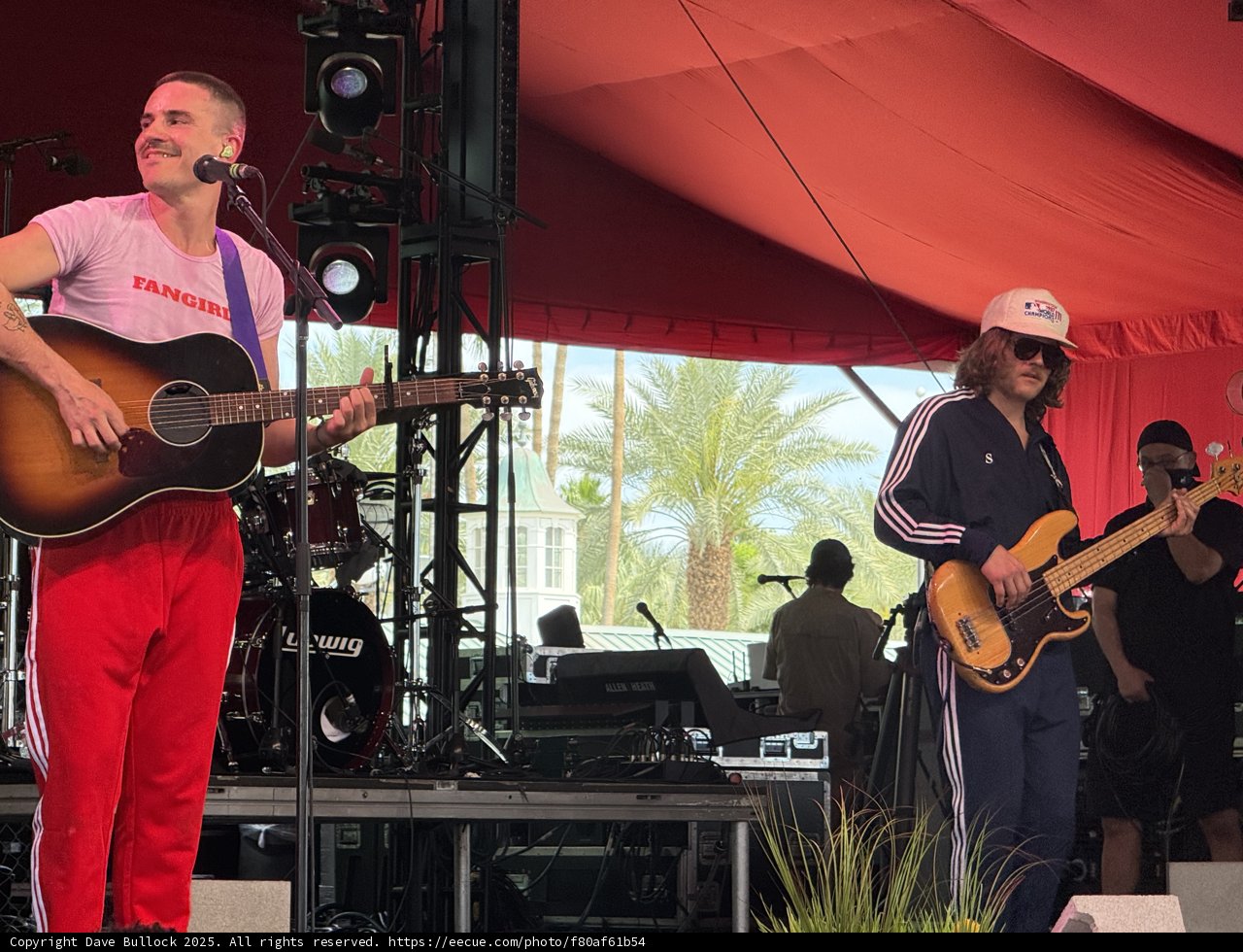 Harmonies Under the Desert Sun