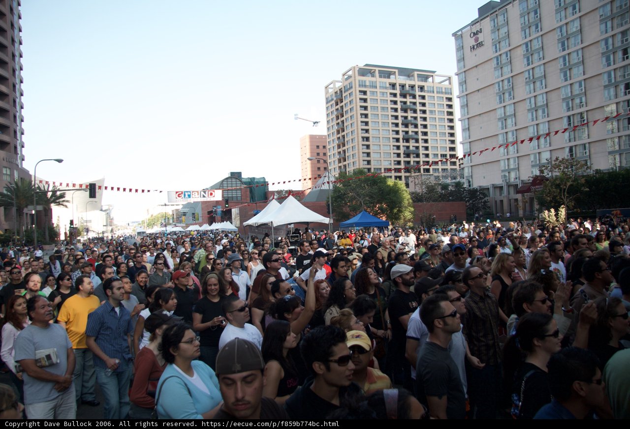 Metropolis Crowd