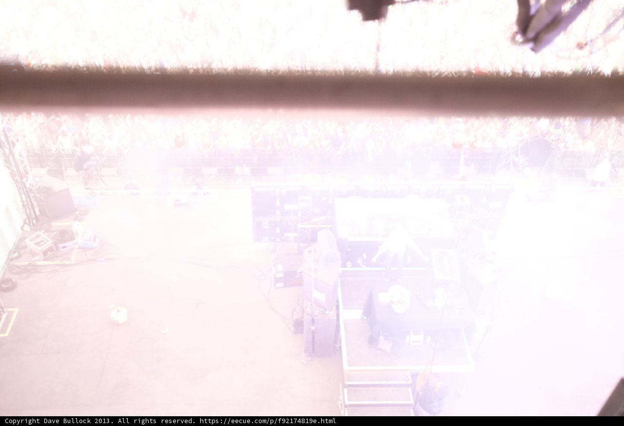 A Night of Suspended Fog and Music