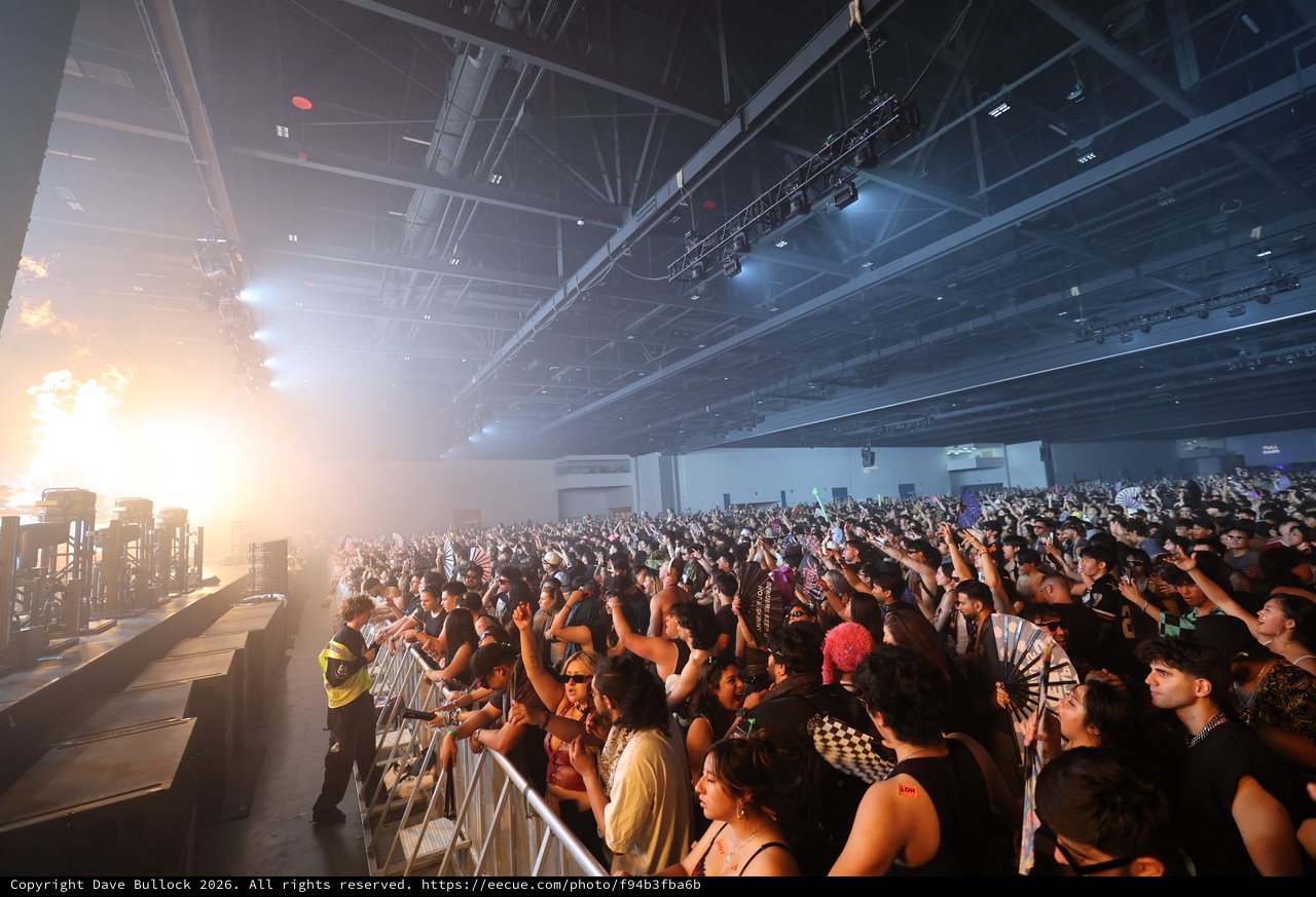 Massive Indoor Crowd Electrified at Wobbleland 2026