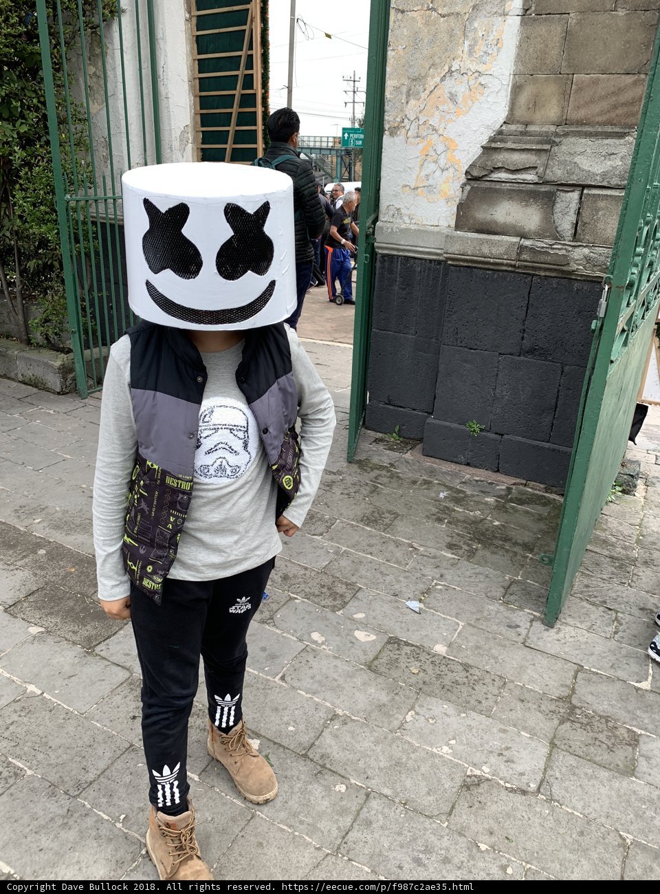 Marshmallow Head Man