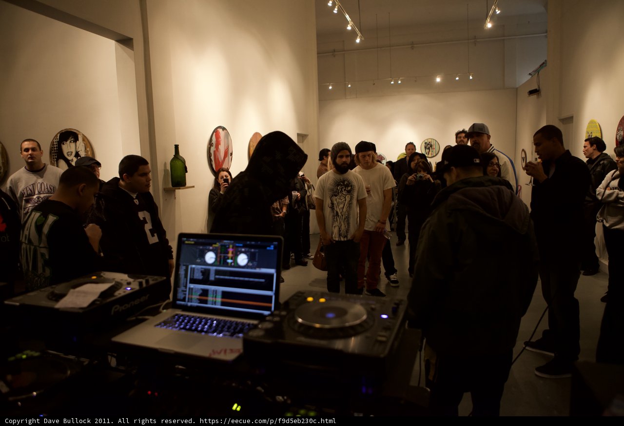Plata Wine Party gets the crowd hyped with a live DJ performance