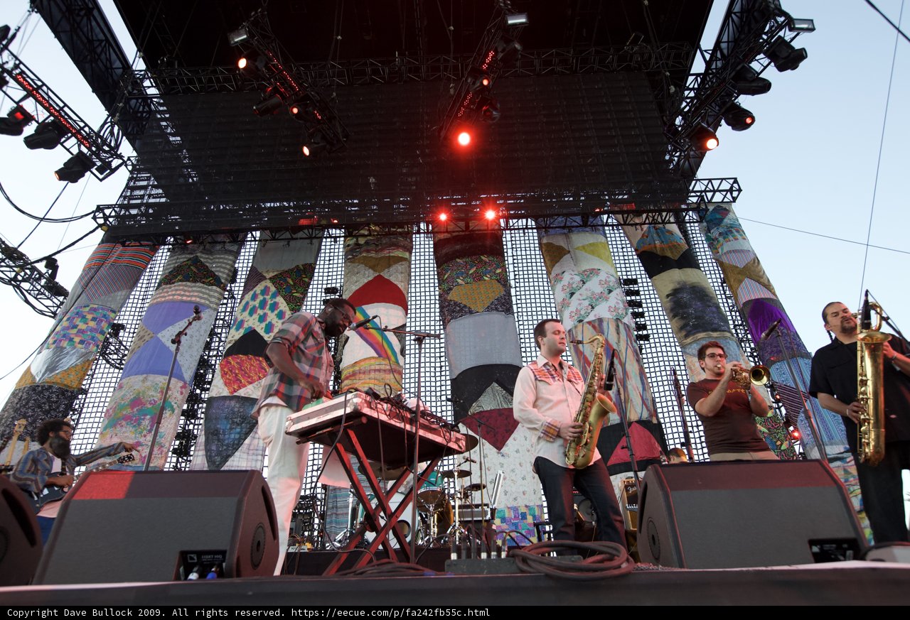 Musicians Light Up the Stage at Coachella 2009