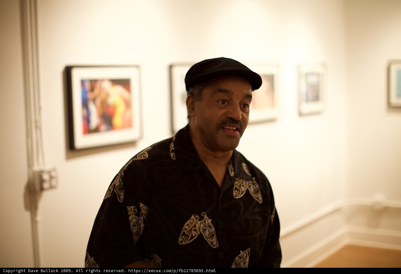 The Man in Black in the Art Gallery