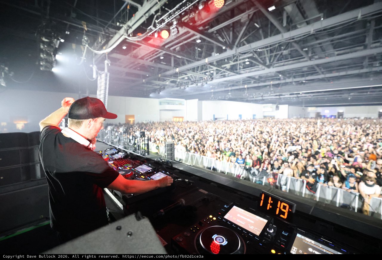 DJ Commands Massive Indoor Festival Crowd at Wobbleland