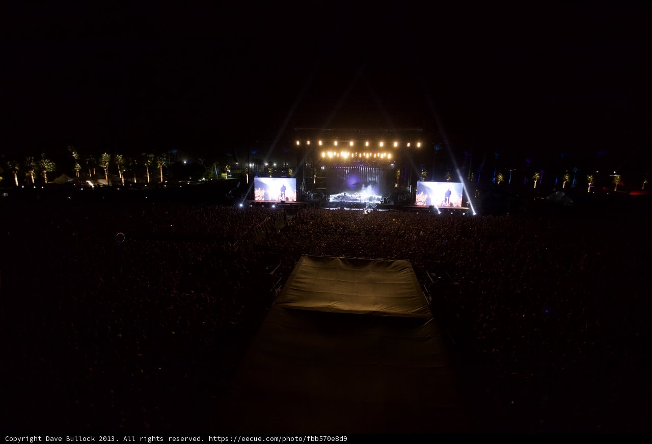 Nighttime Rockin' Crowd