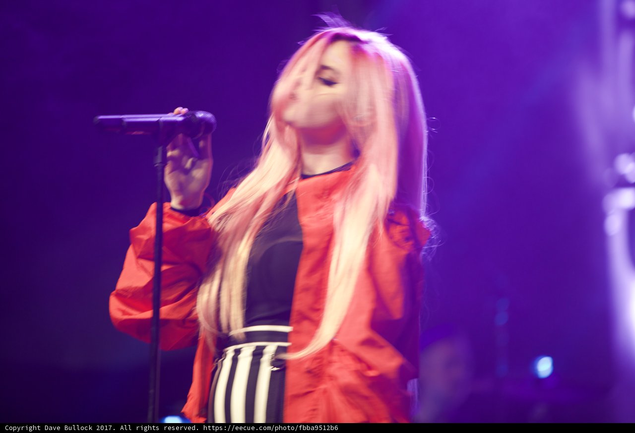 Blonde Bombshell Belts Out Ballad