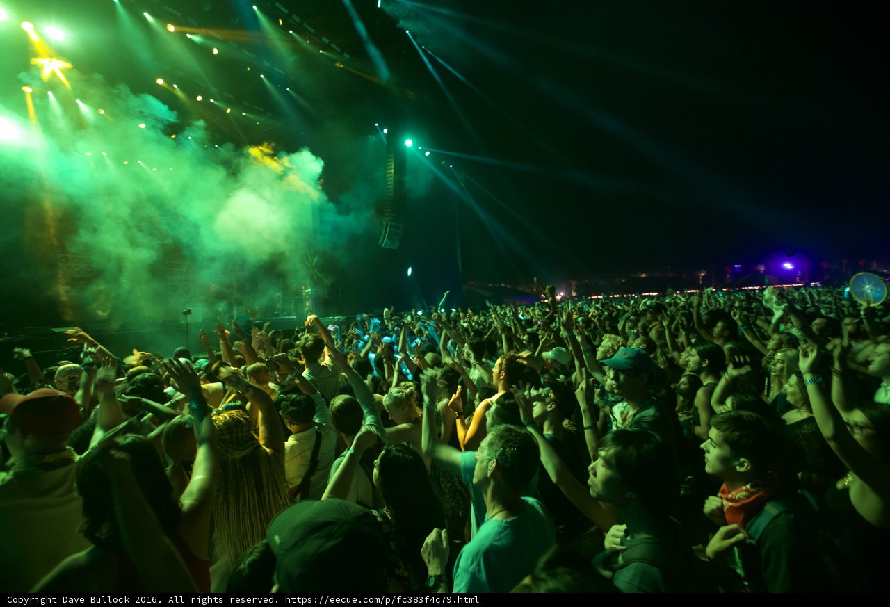 Smokin' Hot Concert Scene