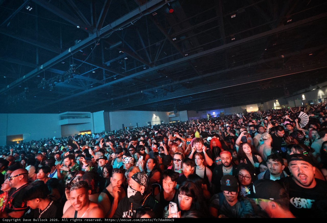 Massive Indoor Crowd Electrified at Wobbleland 2026
