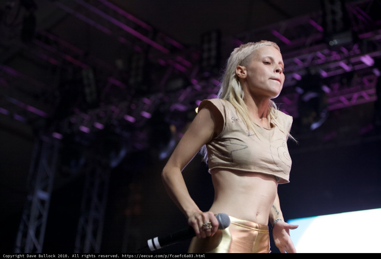 Yolandi Visser Shines in Gold Bikini Performance