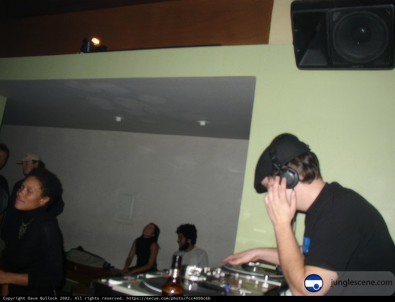 DJ Groove Master