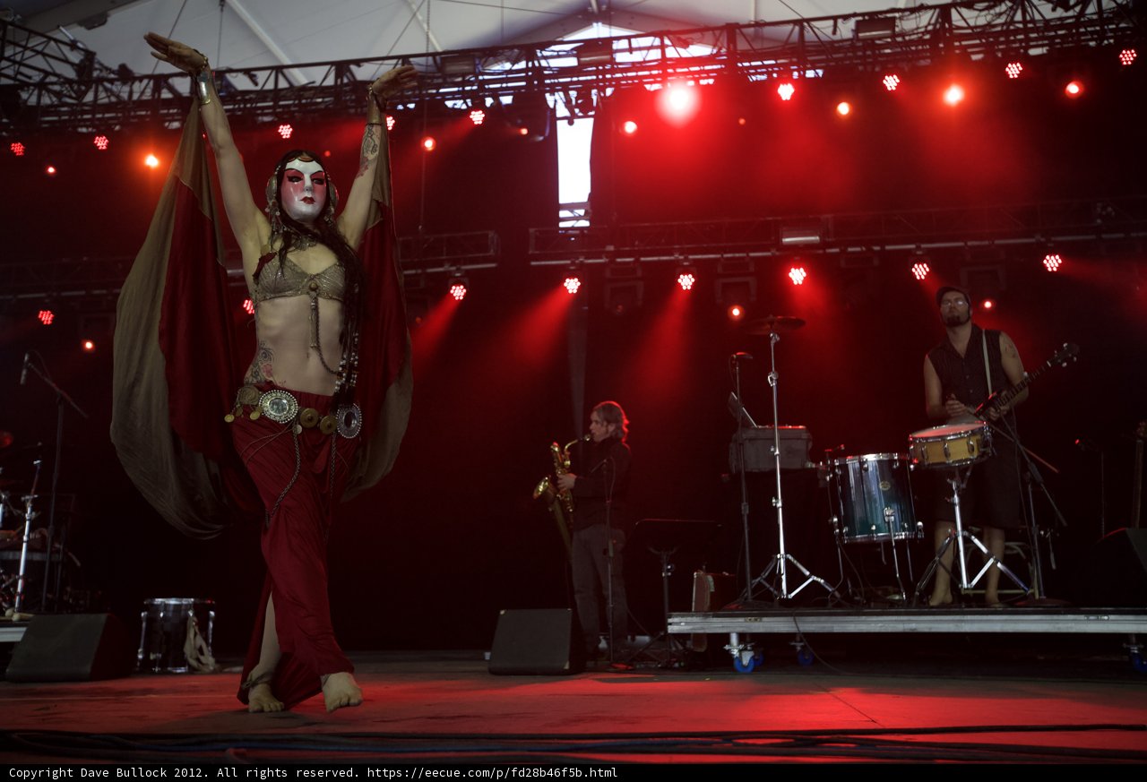 Red-Costumed Singer Rocks the Coachella Stage