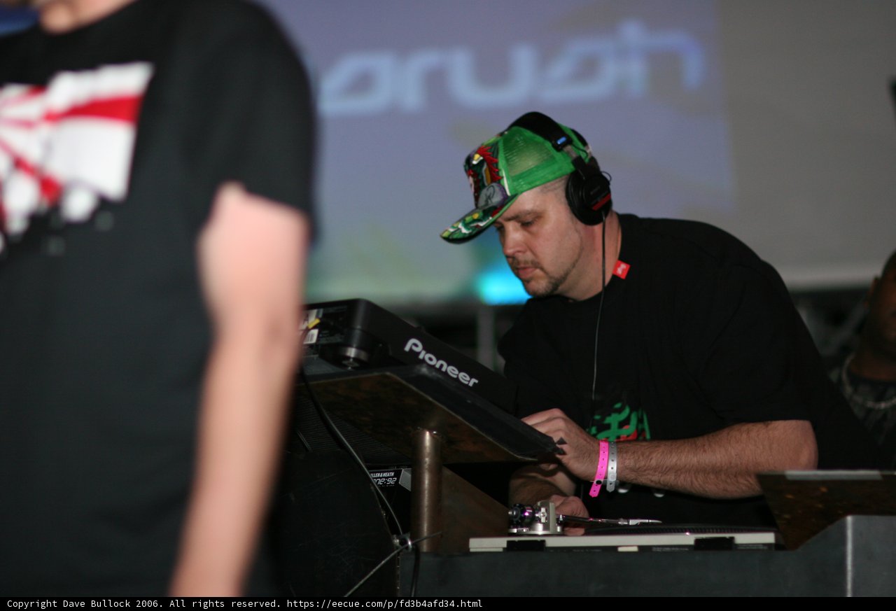 Deejay Sam R on the Turntables