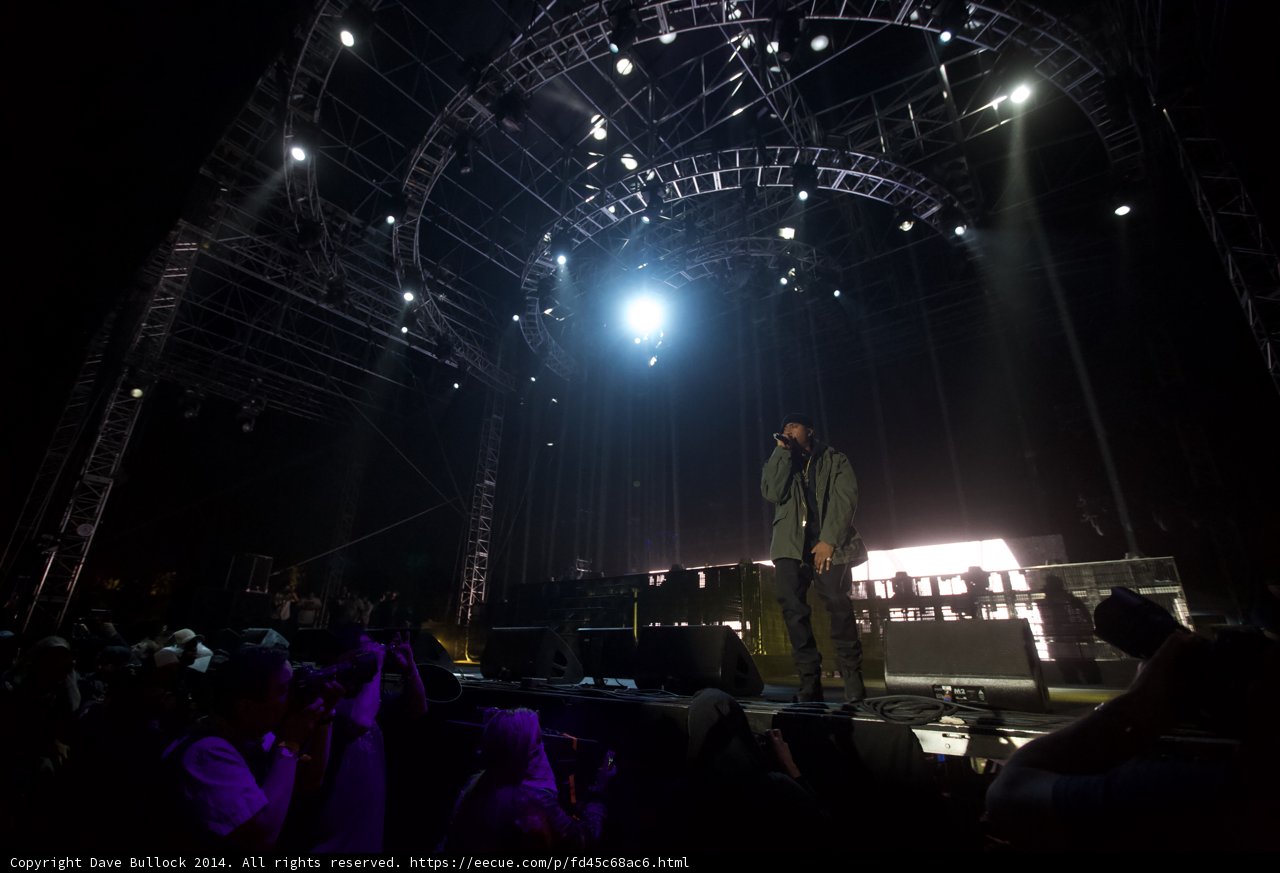 Nas rocks the stage at Coachella 2014