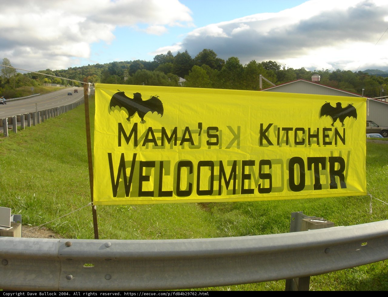 Mama's Kitchen Welcome Sign