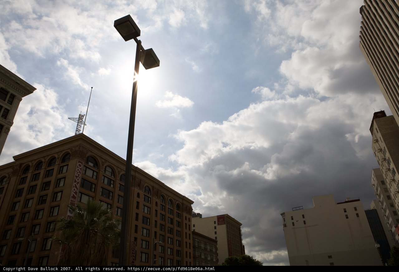 A Street Light in the Metropolis
