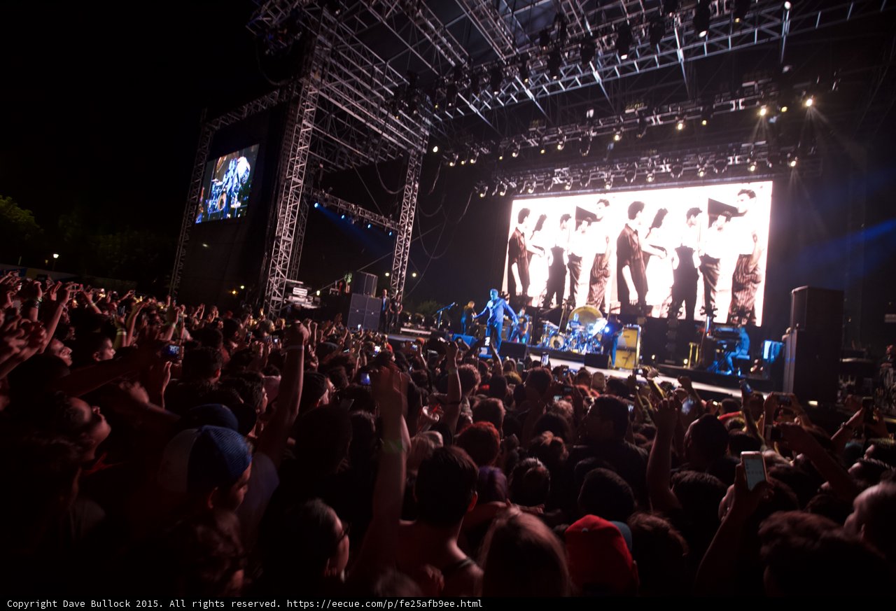 Morrissey Wide Stage Crowd The Smiths Video Screen Scaffolding Side Monitor Arms Raised Phones