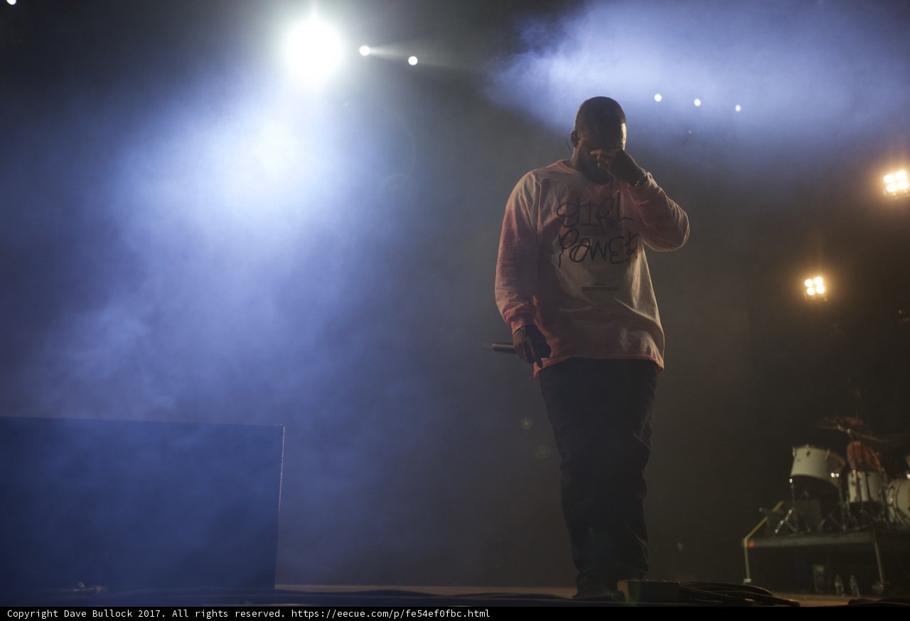 Spotlight on the Pink Shirt Performer