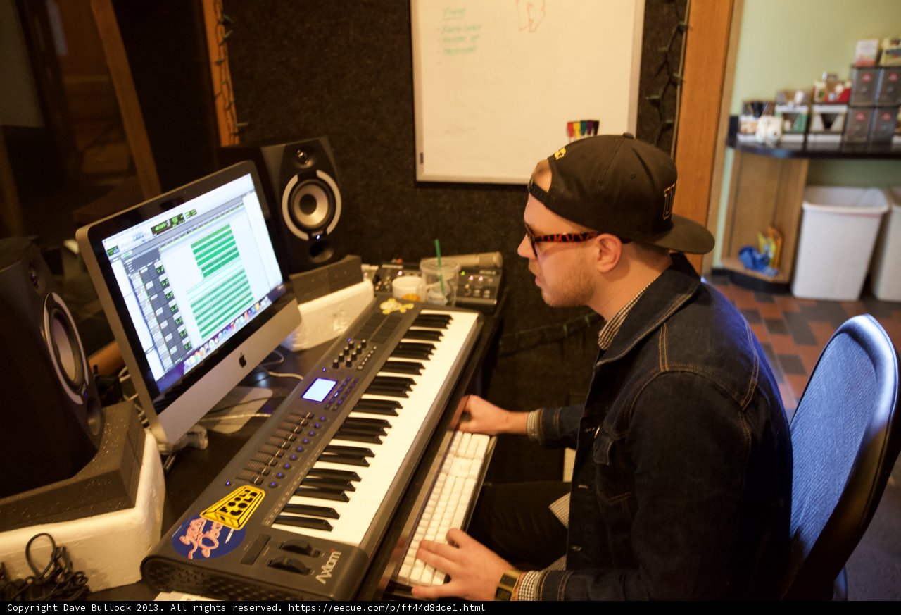 Electronic Keyboard Jam
