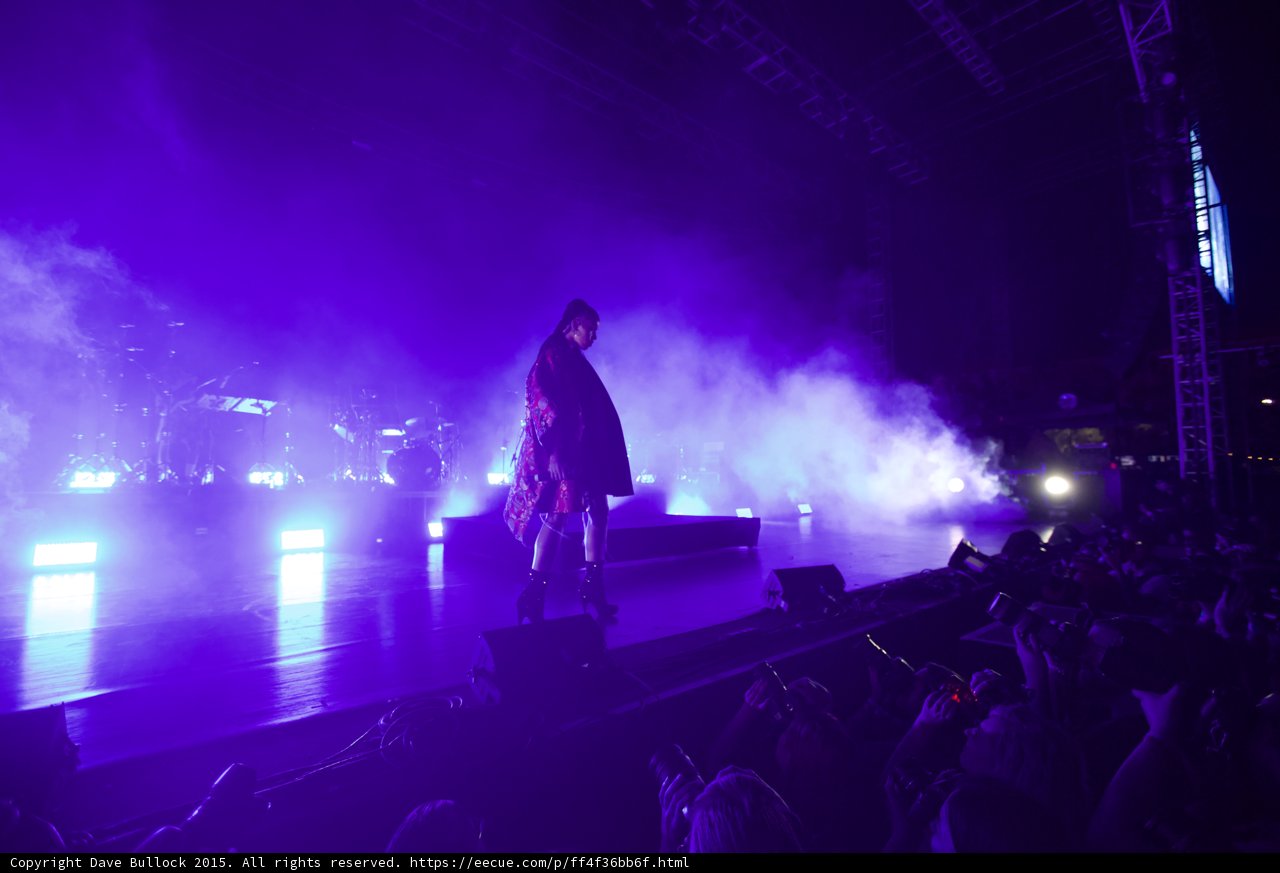 FKA twigs Wide Stage Purple Lighting Red Kimono Black Boots LED Lights Heavy Haze Crowd Video Screen Stage Truss