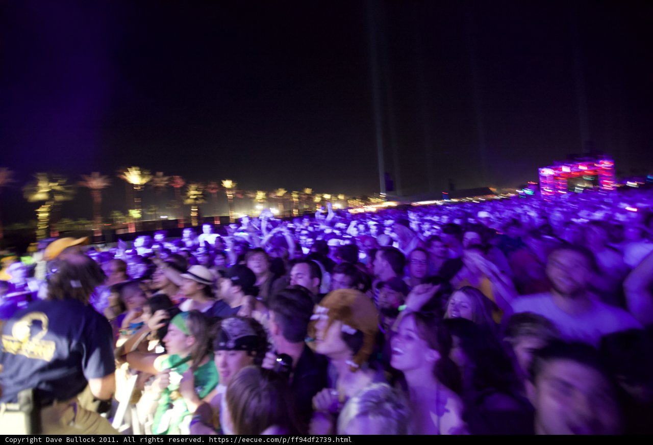 Concertgoers Raise the Roof at Coachella 2011