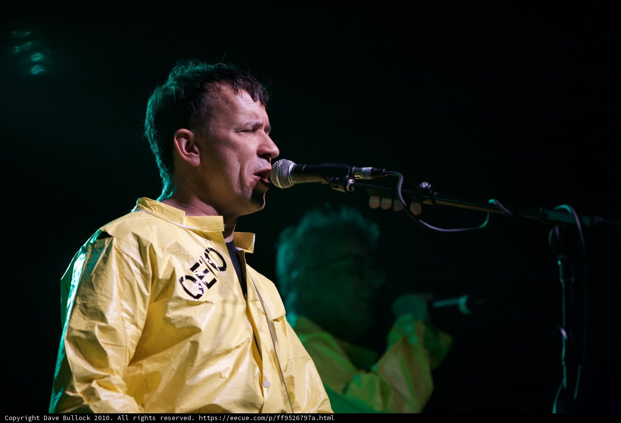 Bob Mothersbaugh Performing Solo with Microphone