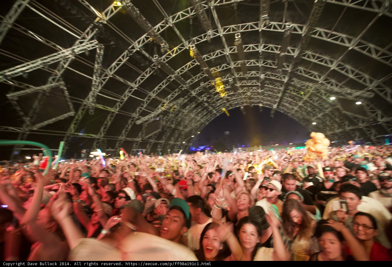 Maddie Ziegler joins the Coachella night sky crowd